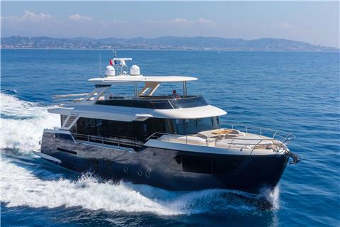 italy charter a yacht