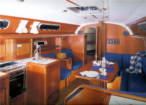 BAVARIA 37 CRUISER