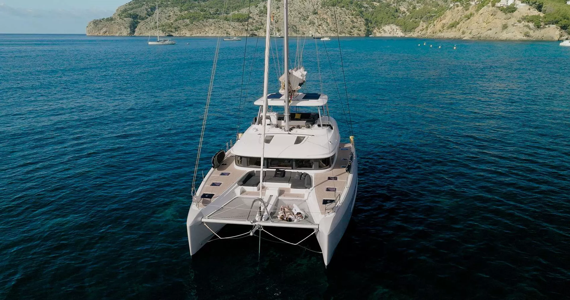 TRI-WING CARIDA (LAGOON 55) CY