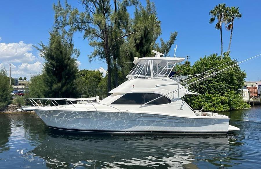 Riviera 40' Flybridge